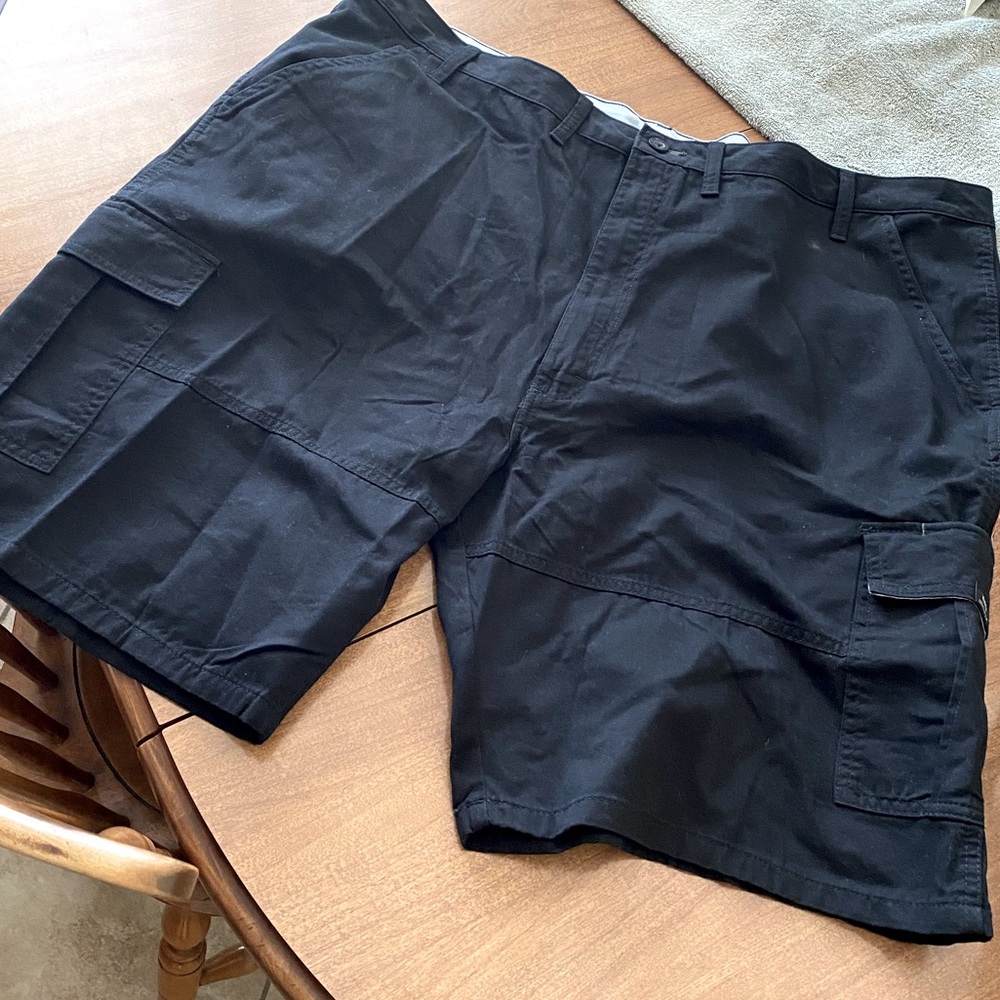 Men’s big and tall cargo shorts